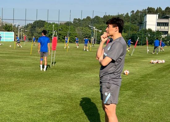 《飞驰3》《惊蛰》领跑2026-02-23 春节档总票房超50亿人次破亿 《飞驰人生3》领跑2026-02-22 2026春节档期总票房破38.4亿！