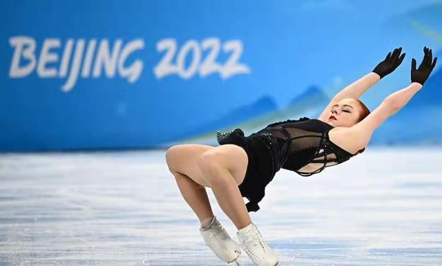 2026-03-04 2026中国电影票房破100亿!