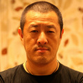 影片是理查德·林克莱特职业生涯第25部导演新作，聚焦1943年百老汇音乐创作组合“罗杰斯与哈特”的成员劳伦兹·哈特（伊桑·霍克 饰）在生命最后时日的某一晚——音乐剧《俄克拉荷马！